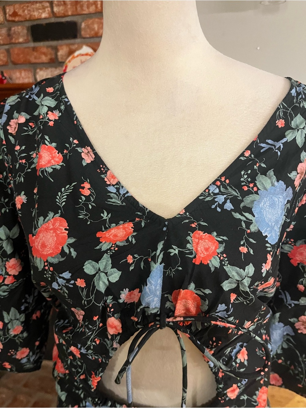 Anthropologie Maeve Black Coral Blue Floral Short Sleeve VNeck Mini Dress L NWOT - Picture 7 of 9